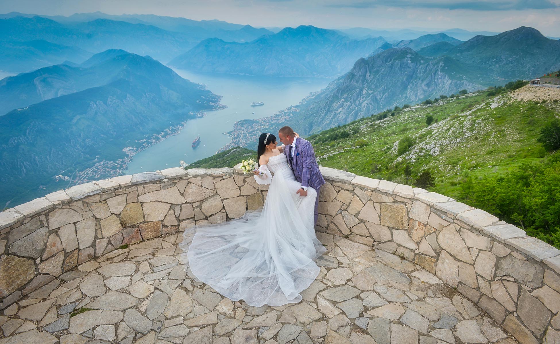 Fotograf za vencanja, profesionalno fotografisanje svadbi uz fotosesn mladenaca na razlicitim lokacijama.