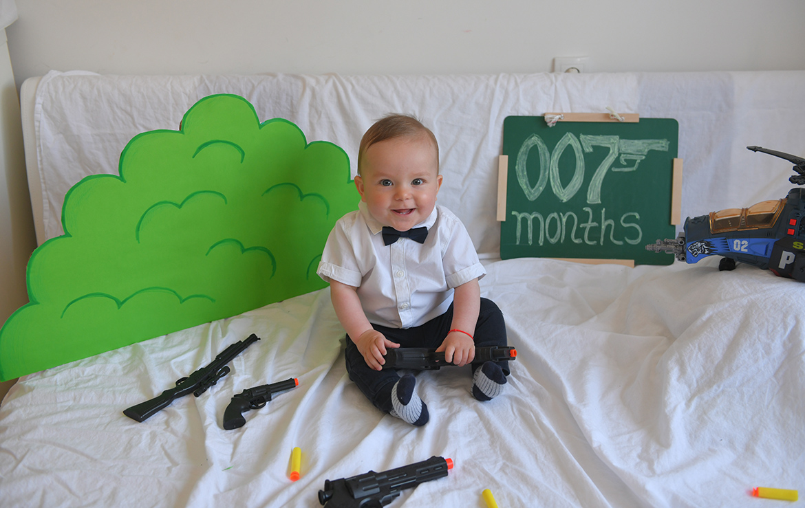 Fotograf za bebe, profesionalno fotografisanje novorodjencadi uz fotosesn na razlicitim lokacijama.