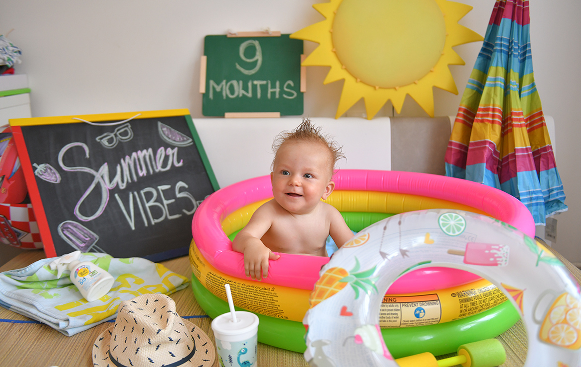 Fotograf za bebe, profesionalno fotografisanje novorodjencadi uz fotosesn na razlicitim lokacijama.