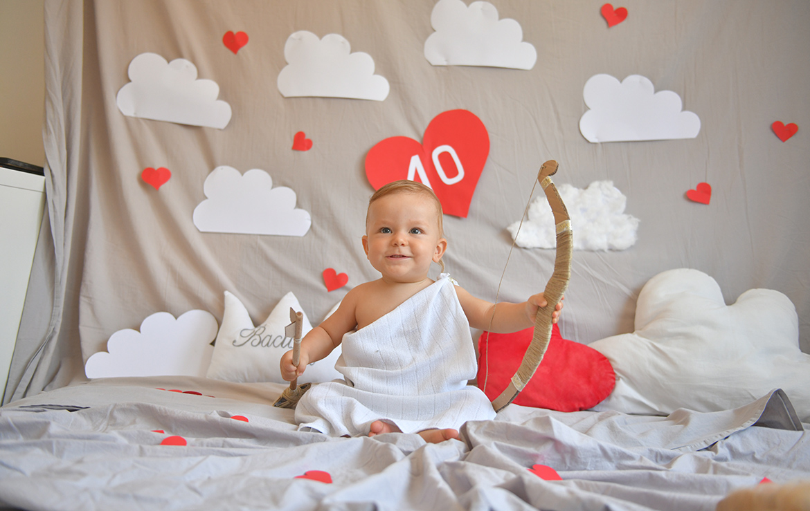 Fotograf za bebe, profesionalno fotografisanje novorodjencadi uz fotosesn na razlicitim lokacijama.